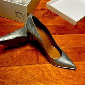 Givenchy silver stiletto pumps leather brand new size 9.5